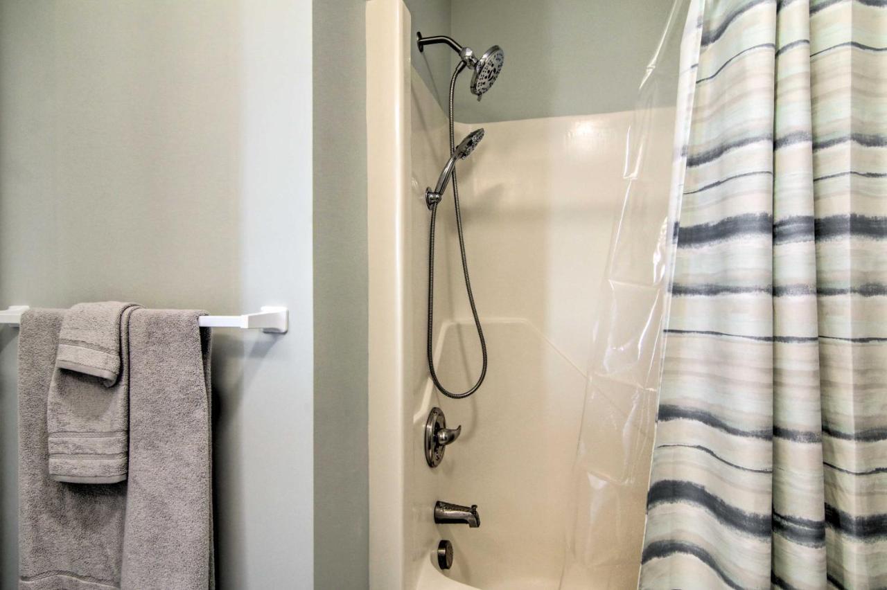 Airy Ocean City Condo On Canal Front With Deck! 외부 사진