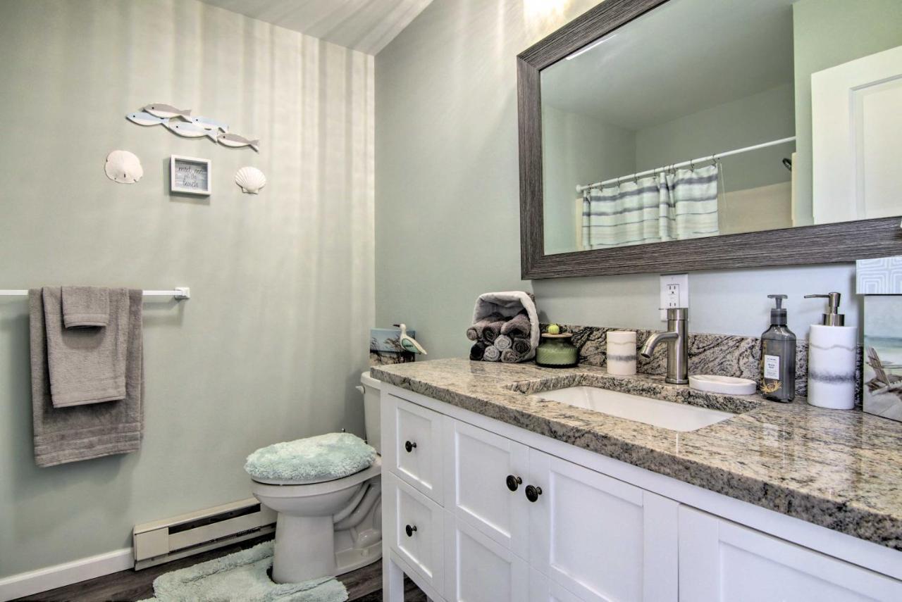 Airy Ocean City Condo On Canal Front With Deck! 외부 사진